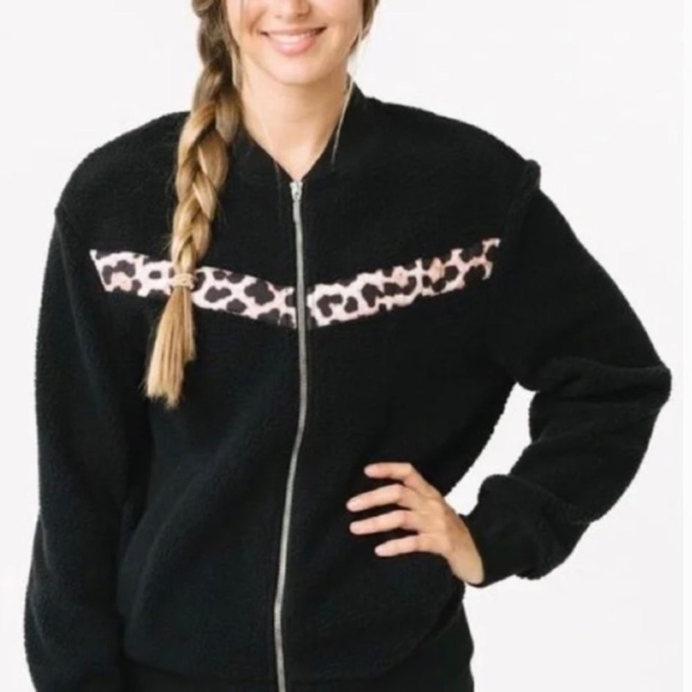 ZYIA‎ Active Black Flying V Leopard Fleece Sherpa Zip Up Size Extra Large